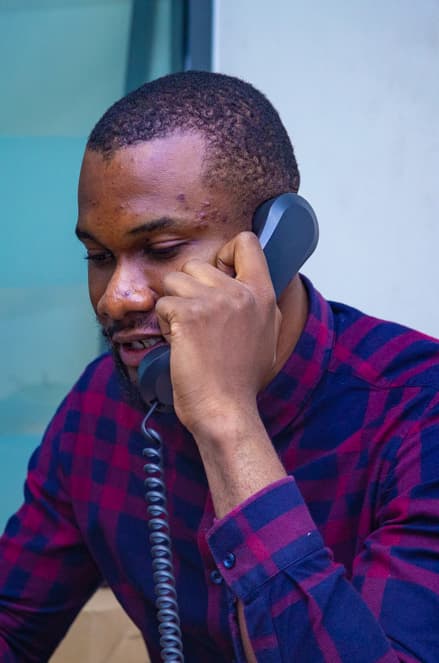 Man on phonne